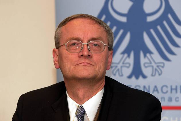 Dr. August Hanning (GER Präsident des Bundesnachrichtendienstes) anlässlich des BND-Symposiums-2003 zum Thema -Nahmittelost- in Pullach
