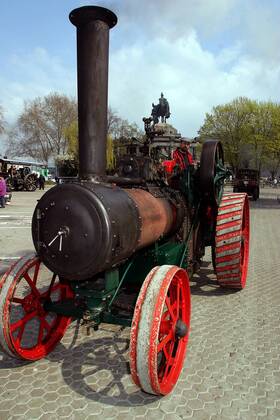 Historische Dampfmaschine auf dem 2. Koblenzer Dampfspektakel