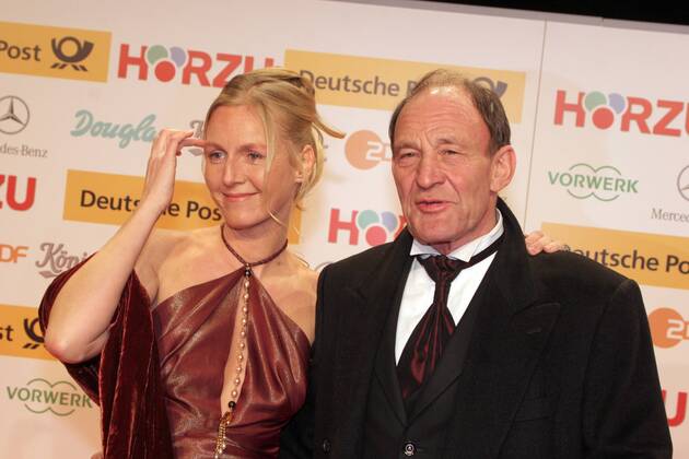 Schauspielerin Carolin Fink (AUT) mit ihrem Ehemann Schauspieler Michael Mendl GER) anlässlich der 41. Goldenen Kamera in Berlin