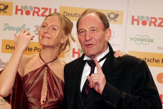Schauspielerin Carolin Fink (AUT) mit ihrem Ehemann Schauspieler Michael Mendl GER) anlässlich der 41. Goldenen Kamera in Berlin