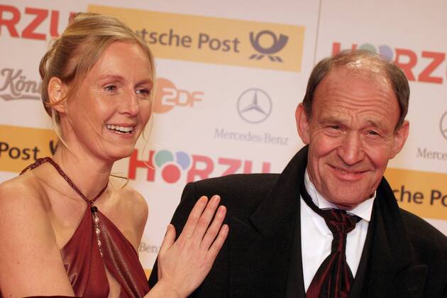 Schauspielerin Carolin Fink (AUT) mit ihrem Ehemann Schauspieler Michael Mendl GER) anlässlich der 41. Goldenen Kamera in Berlin