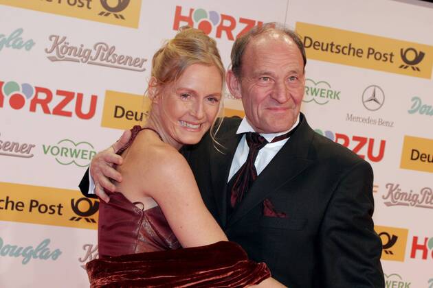 Schauspielerin Carolin Fink (AUT) mit ihrem Ehemann Schauspieler Michael Mendl GER) anlässlich der 41. Goldenen Kamera in Berlin