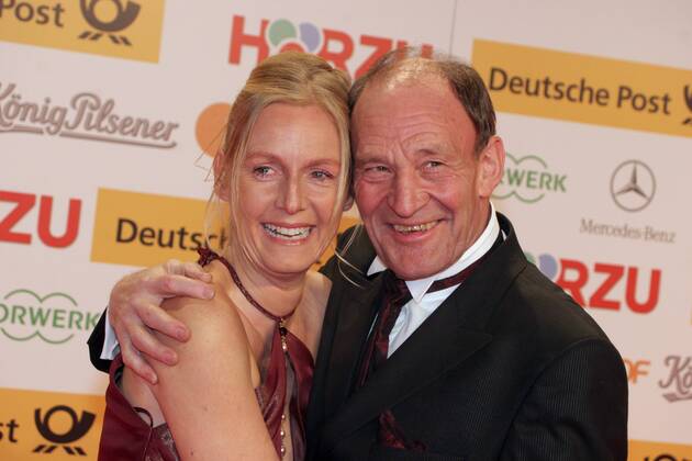 Schauspielerin Carolin Fink (AUT) mit ihrem Ehemann Schauspieler Michael Mendl GER) anlässlich der 41. Goldenen Kamera in Berlin