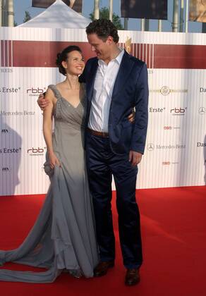 Preisträger Florian Henckel von Donnersmarck (GER Regisseur) -Beste Regie- mit seiner Ehefrau Christiane anlässlich der Verleihung des Deutschen Filmpreises 2006 in Berlin