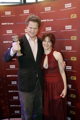 Preisträger Florian Henckel von Donnersmarck (GER Regisseur) und Schauspielerin Martina Gedeck (GER) anlässlich der Verleihung des Bernhard-Wicki-Preises 2006 - Die Brücke - im Rahmen des Filmfestes in München