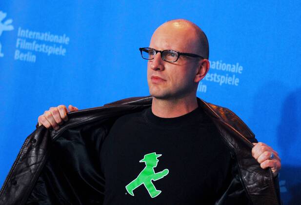 Regisseur Steven Soderbergh (USA) outet sich als Fan des Ostampelmännchens anlässlich des Pressetermins zum Film - The Good German - auf den 57. Internationalen Filmfestspielen in Berlin