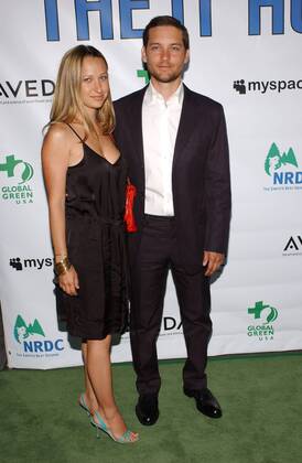 Schauspieler Tobey Maguire mit seiner Freundin Jennifer Meyer (beide USA) anlässlich der Filmpremiere von - The 11th Hour - in Hollywood