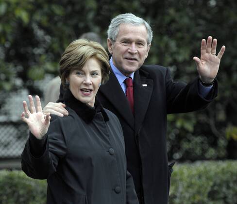 Präsident George W. Bush mit Ehefrau und First Lady Laura (beide USA) in Washington D.C.  WAP2007122101