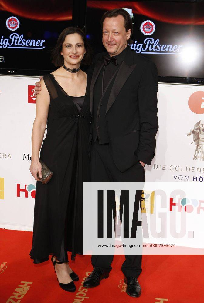 Schauspieler Matthias Brandt Mit Ehefrau Sofia Anlaesslich Der Verleihung Der 43 Goldenen Kamera In