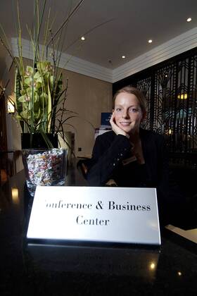 Hotelfachfrau Odile Heidemann (Super-Azubi) anlässlich eines Fotoshootings in Berlin