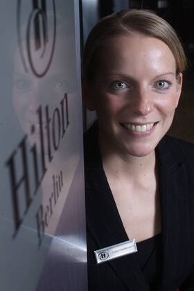 Hotelfachfrau Odile Heidemann (Super-Azubi) anlässlich eines Fotoshootings in Berlin