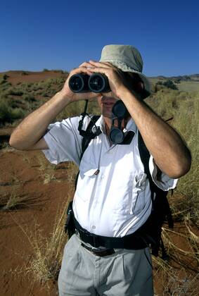 Touristenführer im Namib Rand Nature Reserve - Namibia (iblnex00634932)