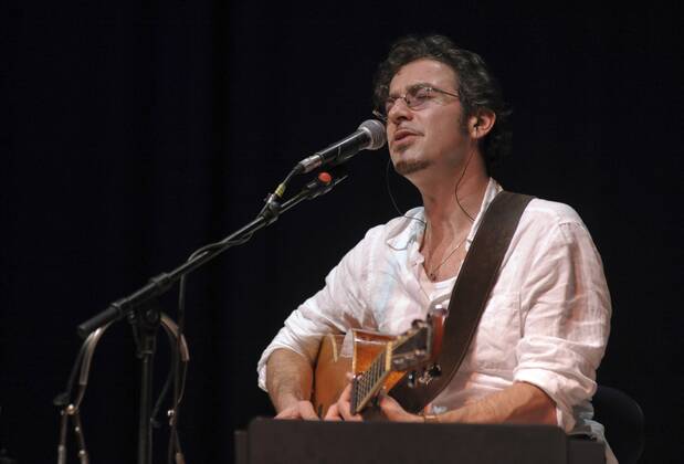 Gitarrist Christof Straub (Papermoon) anlässlich eines Konzertes in Lenzing