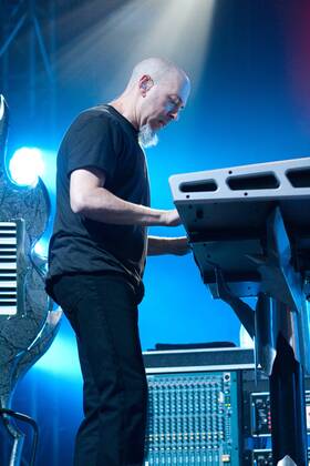 Keyboarder Jordan Rudess (Dream Theater) während eines Konzerts im Rahmen des Tollwood-Festivals in München