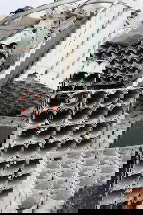 Ausgediente Munitionsbeh�lter in der Battle Tank Dismantling GmbH in Eberleben