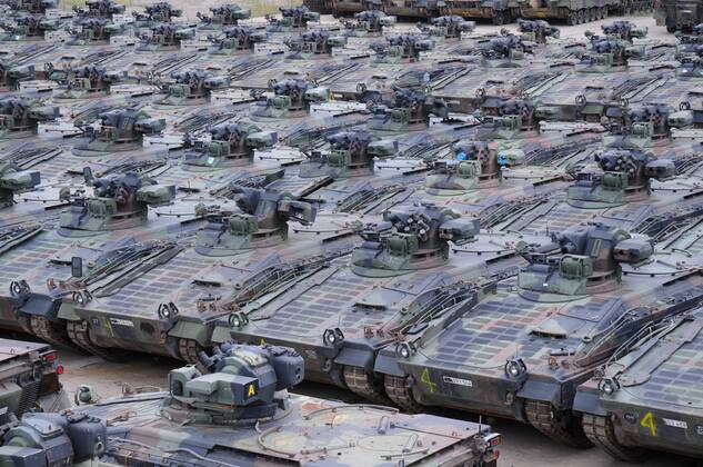 Zu verschrottende Panzer in der Battle Tank Dismantling GmbH in Eberleben