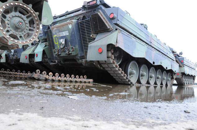 Zu verschrottende Panzer in der Battle Tank Dismantling GmbH in Eberleben