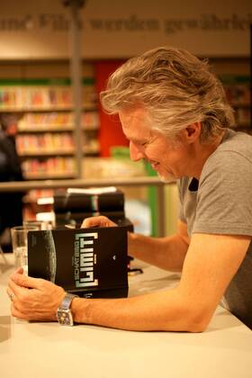 Autogrammstunde mit Frank Schätzing in Düsseldorf.