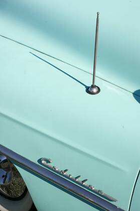 Kustom Kulture 2010 auf dem Flugplatz Schwarze Heide in Bottrop-Kirchhellen: Cadillac Oldtimer.