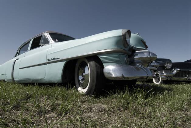 Kustom Kulture 2010 auf dem Flugplatz Schwarze Heide in Bottrop-Kirchhellen: Cadillac Oldtimer.