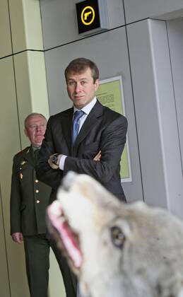 ITAR-TASS 38: ANADYR, CHUKOTKA, RUSSIA. APRIL 3. Governor of Chukotka Roman Abramovich, foreground, looks at a wolf s head on display at the Chukotka Heritage Museum Centre in Anadyr.  Highlight 456099