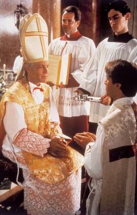 KPA59390.jpg DIE DORNENVÖGEL (4) The Thorn Birds USA 1983 Daryl Duke Szene mit Ralph de Bricassart (RICHARD CHAMBERLAIN) und Dane O Neill (PHILIP ANGLIM) 31736 UnitedArchives59390
