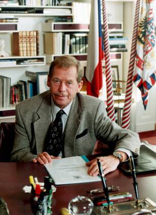 President Vaclav Havel in his office at Prague Castle in 1996. CTK Photo Alan Pajer  CTKPhoto00200579