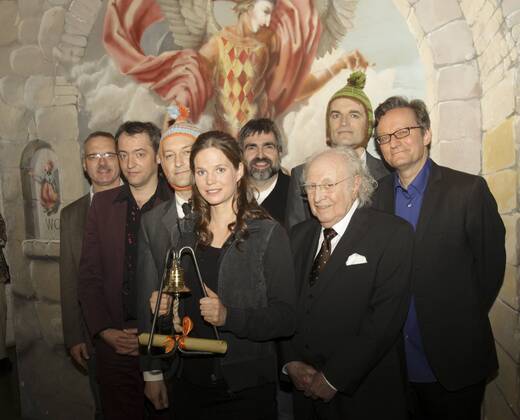 Mainz unterhaus 13.03.2011 Verleihung Deutscher Kleinkunstpreis hier alle Preisträger: Ewald Dietrich (unterhaus Mainz), Rainald Grebe, Ulan & Bator (mit Pudelmützen), Dota Kehr, Moderator Volker Pispers, Klaus Peter Schreiner und Frank Lüdecke