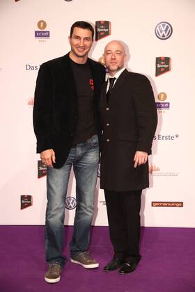 Vladimir Klitschko (L) und Der Graf, der Sänger der Band Unhelig bei der Verleihung vom Musikpreis Echo in Berlin am 24.03.2011 Echo Verleihung 2011 