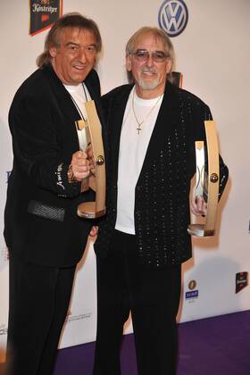 Die Amigos, Bernd (L) und Karl Heinz Ulrich bei der Verleihung vom Musikpreis Echo in Berlin am 24.03.2011 Echo Verleihung 2011 