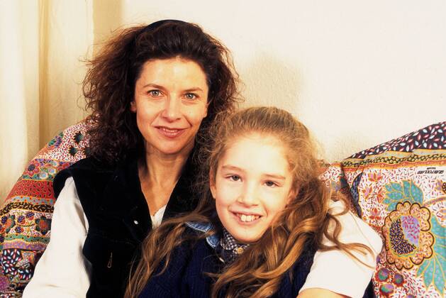 Adelheid Arndt mit Tochter Johanna !AUFNAHMEDATUM GESCHÄTZT!