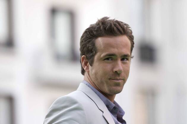 Ryan Reynolds PREMIERE GREEN LANTERN - NO SPANISH SALES Madrid  Marcin PicturePerfect