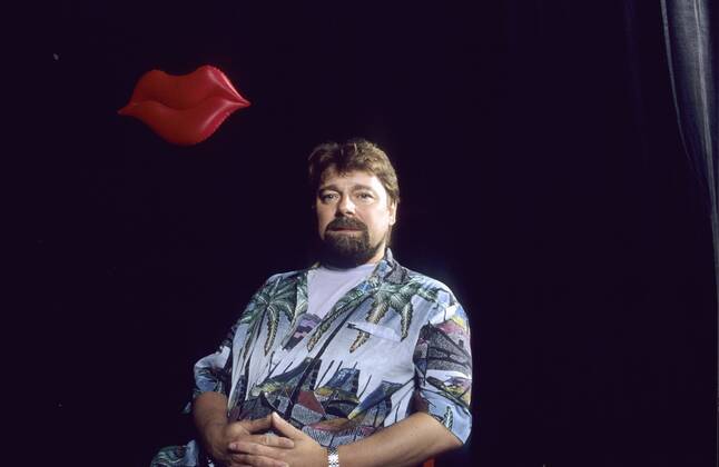 Jürgen von der Lippe 04 92 pp quer halb leger Hemd bunt neutral Hände Mann Moderation Fernsehen Show Musik Entertainment blond Bart