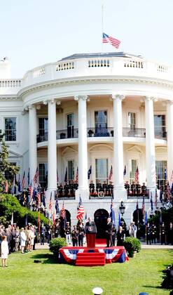 May 16, 2006 - Washington, District of Columbia, U.S. - President Bush welcomes Prime Minister Howard of Australia to the White House for an offical state arrival ceremony..I10765CB. - - 5-16-2006 Washington U.S. - ZUMAbw2