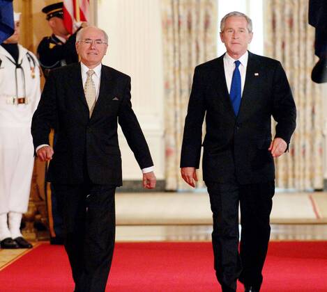 May 16, 2006 - Washington, District of Columbia, U.S. - President Bush welcomes Prime Minister Howard of Australia to the White House for an offical state arrival ceremony..I10765CB. - - 5-16-2006 Washington U.S. - ZUMAbw2