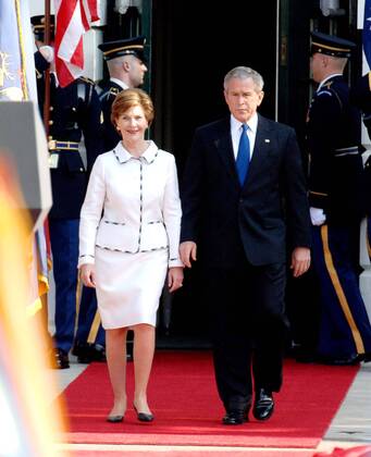 May 16, 2006 - Washington, District of Columbia, U.S. - President Bush welcomes Prime Minister Howard of Australia to the White House for an offical state arrival ceremony..I10765CB. - - 5-16-2006 Washington U.S. - ZUMAbw2