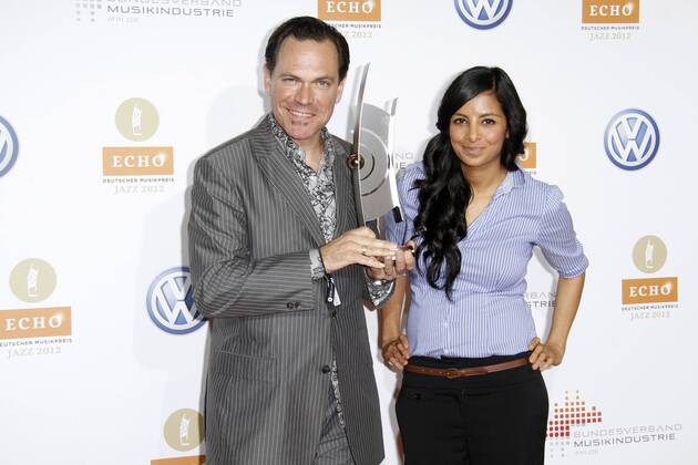 Kurt Elling, Collien Ulmen-Fernandes Verleihung des Musikpreises Echo Jazz 2012 in der Gläsernen Manufaktur von Volkswagen, Dresden Foto:xR.xHardex xFuturexImage