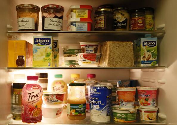 Lebensmittel in einem Kühlschrank