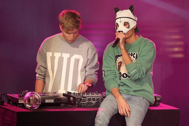 Donnerstag 06.12.2012, die 13. Einslive Krone Verleihung in Bochum, Der deutscher Rapper, Saenger und Produzent Cro bei seinem finalen Live-Auftritt bei der Einslive Krone Verleihung. DeFodi001