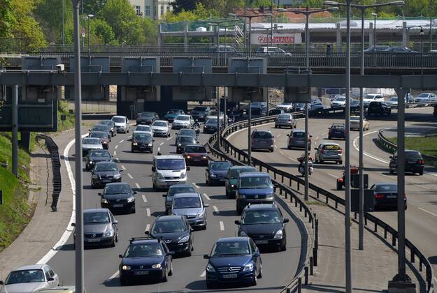 Stau. Stadtautobahn A 100, Wilmersdorf, Berlin, Deutschland Stau Autobahn A 100 Wilmersdorf Berlin