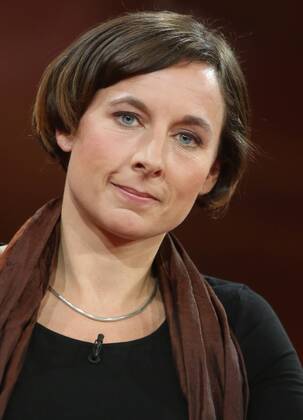 Juli Zeh (Schriftstellerin, Juristin) in der ARD-Talkshow GÜNTHER JAUCH am 27.10.2013 in Berlin Thema der Sendung: Handy-Alarm im Kanzleramt Ð machtlos gegen Amerikas Spitzel?