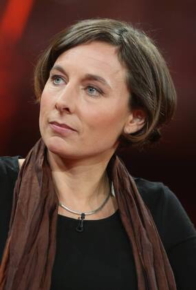 Juli Zeh (Schriftstellerin, Juristin) in der ARD-Talkshow GÜNTHER JAUCH am 27.10.2013 in Berlin Thema der Sendung: Handy-Alarm im Kanzleramt Ð machtlos gegen Amerikas Spitzel?
