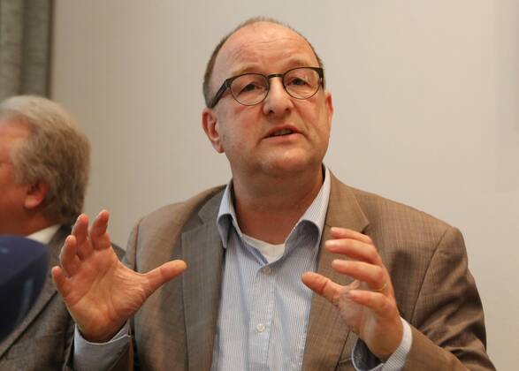 Römische Truppen in Thüringen 09.05.14 , Weimar, Pressekonferenz zu Funden aus der Römerzeit in Hachelbich im Bild: Professor Michael Meyer