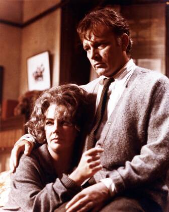 OSCARS. Beste Hauptdarstellerin. Preisträgerinnen 1961-1970 Who s Afraid of Virginia Woolf ?, USA 1966, aka: Wer hat Angst vor Virginia Woolf ?, Regie: Mike Nichols, Darsteller: Elizabeth Taylor, Richard Burton UnitedArchives01520683