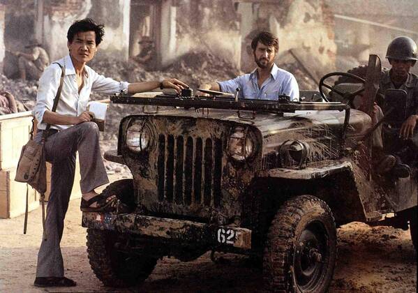 OSCARS. Bester Nebendarsteller. Preisträger 1981-1990 Haing S. Ngor, Sam Waterston US-Reporter Sydney Schanberg (Sam Waterston,m) berichtet über die politischen Unruhen in Kambodscha. Der Vietnamese Dith Pran (Haing S. Ngor,l) hilft ihm als Übersetzer bei seinen Recherchen. 1984 UnitedArchives01351018