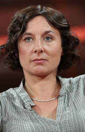 Juli Zeh (Schriftstellerin, Juristin) in der ARD-Talkshow GÜNTHER JAUCH am 25.05.2014 in Berlin Thema der Sendung: Die Denkzettel-Wahl Ð Abrechnung mit Europa?
