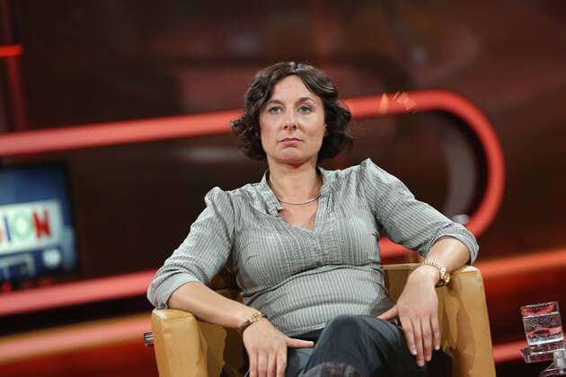 Juli Zeh (Schriftstellerin, Juristin) in der ARD-Talkshow GÜNTHER JAUCH am 25.05.2014 in Berlin Thema der Sendung: Die Denkzettel-Wahl Ð Abrechnung mit Europa?