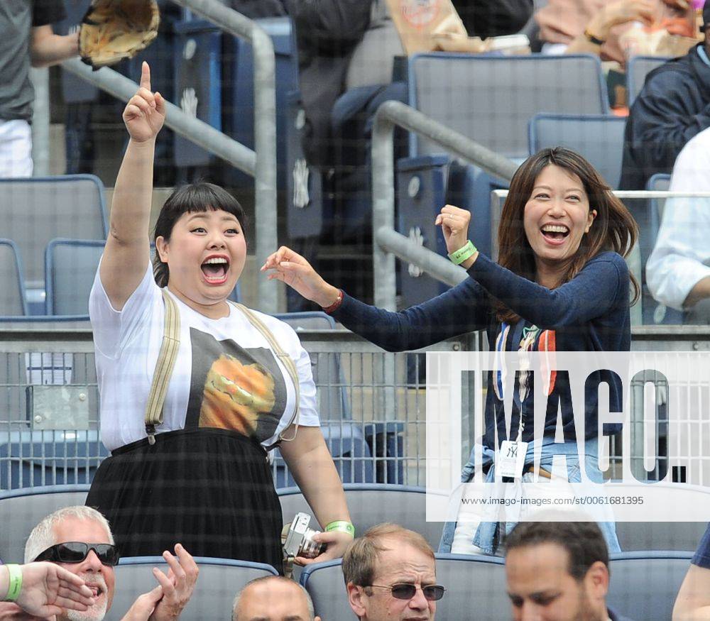 L R Naomi Watanabe Mai Tanaka June 5 14 Mlb Naomi Watanabe And Mai Tanaka Wife Of Masahi