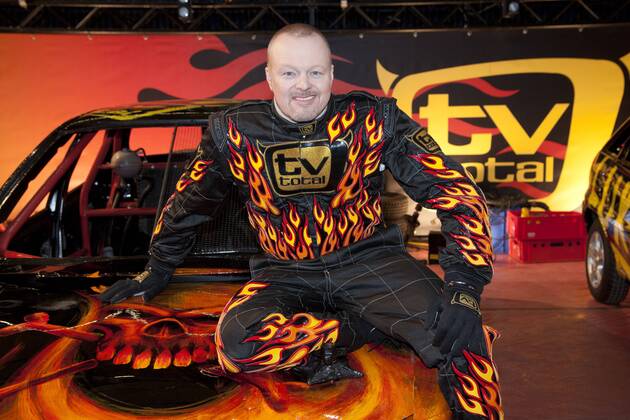 Moderator Stefan RAAB, auf seinem Stock-Car Die grosse TV Total Stock Car Crash Challenge in der Veltins-Arena auf Schalke, Fernsehen, Unterhaltung, Pro 7, am 20. Oktober 2007 um 20.15 Uhr, 07.11.2014.