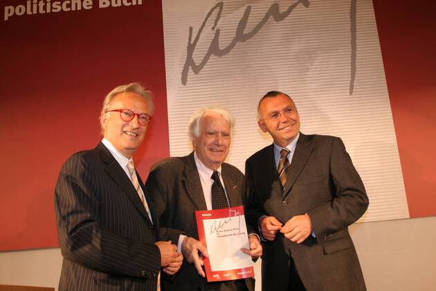 Wien 18 05 2005 - Bruno Kreisky Preis für das politische Buch an - Jorge SEMPRUN - Alfred GUSENBAUER - Hannes SWOBODA